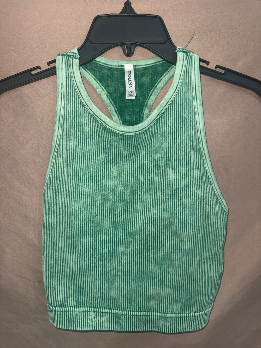 NWOT Women’s S/M Zenana Green Ribbed Racerback Crop Tank W/ removable Pads